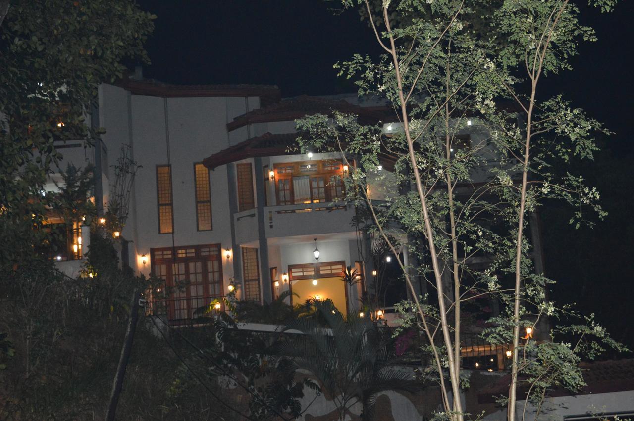 Villa Familia Kandy Exterior foto