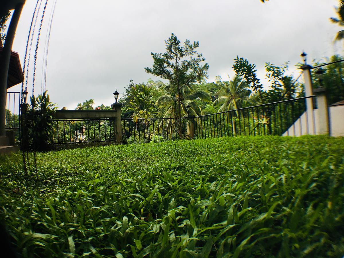 Villa Familia Kandy Exterior foto